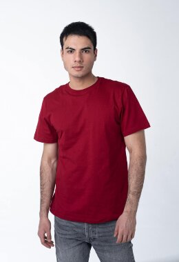 Бордовая мужская футболка Бордовая мужская футболка